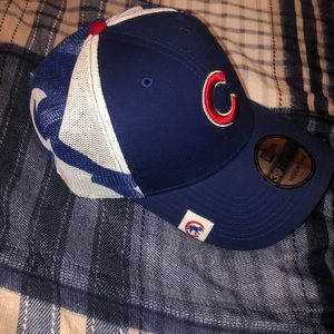 Brand new, unique New Era Cubs hat!